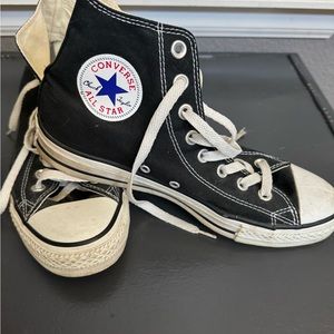 High Top Converse• Size 7 Men•9 Women in Black 🖤